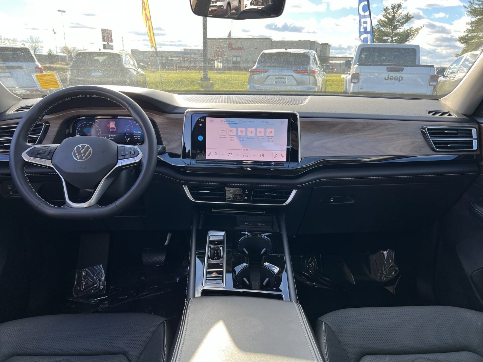 Used 2024 Volkswagen Atlas SE image 22