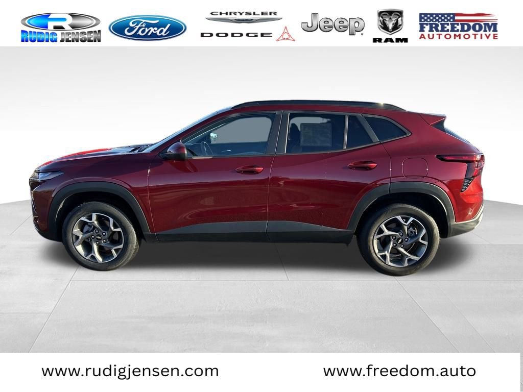 Used 2025 Chevrolet Trax LT image 10