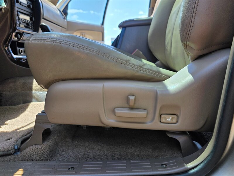 Used 2001 Toyota 4Runner Limited AWD/4WD image 33
