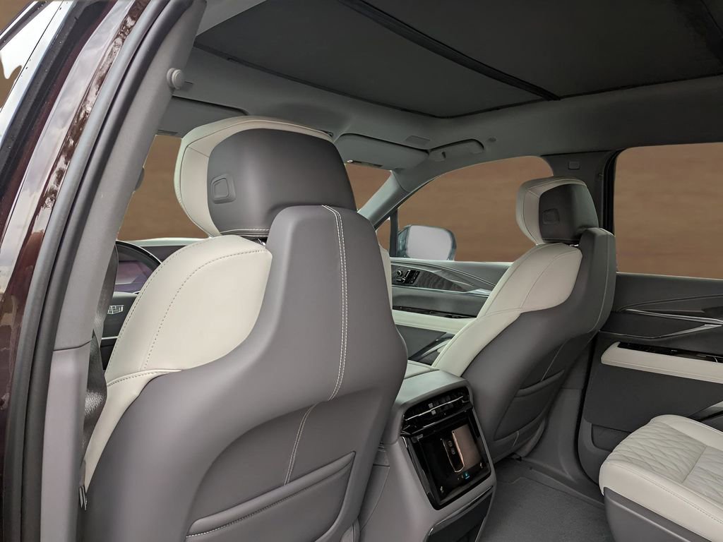 New 2025 Cadillac Escalade IQ Sport 1 w/ LPO, ONYX Package AWD/4WD image 13