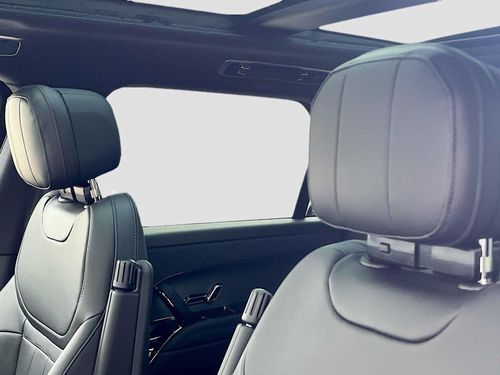New 2026 Land Rover Range Rover Sport Dynamic SE AWD/4WD image 16