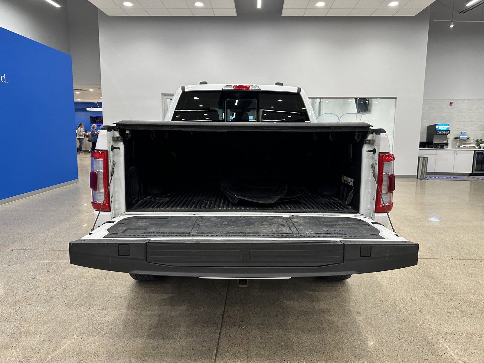 Used 2023 Ford F150 Lariat w/ Trailer Tow Package image 8