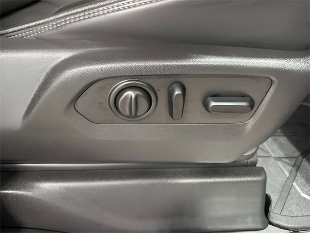 Used 2020 Chevrolet Silverado 1500 High Country w/ Technology Package image 33