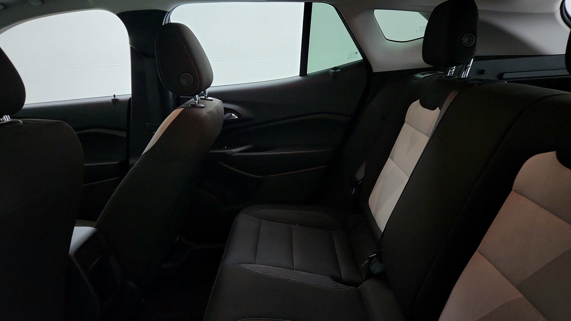 Certified 2025 Chevrolet Trax LS w/ LS Convenience Package FWD image 23