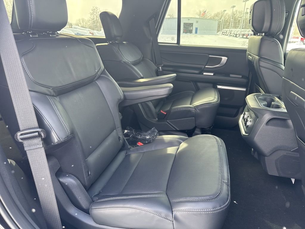 New 2026 Ford Expedition Platinum w/ Stealth Appearance Package image 17