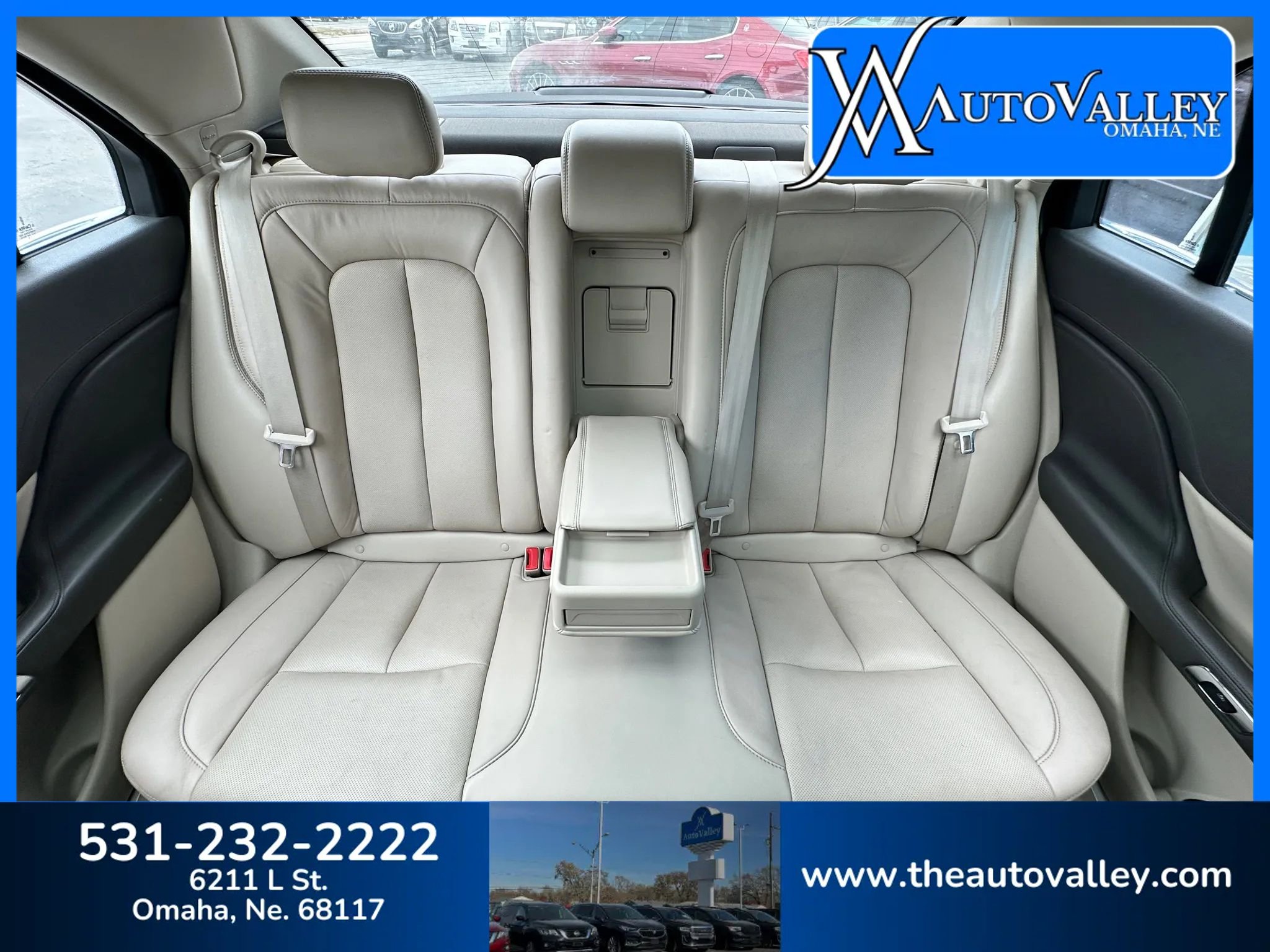 Used 2017 Lincoln Continental Select w/ Technology Package image 39