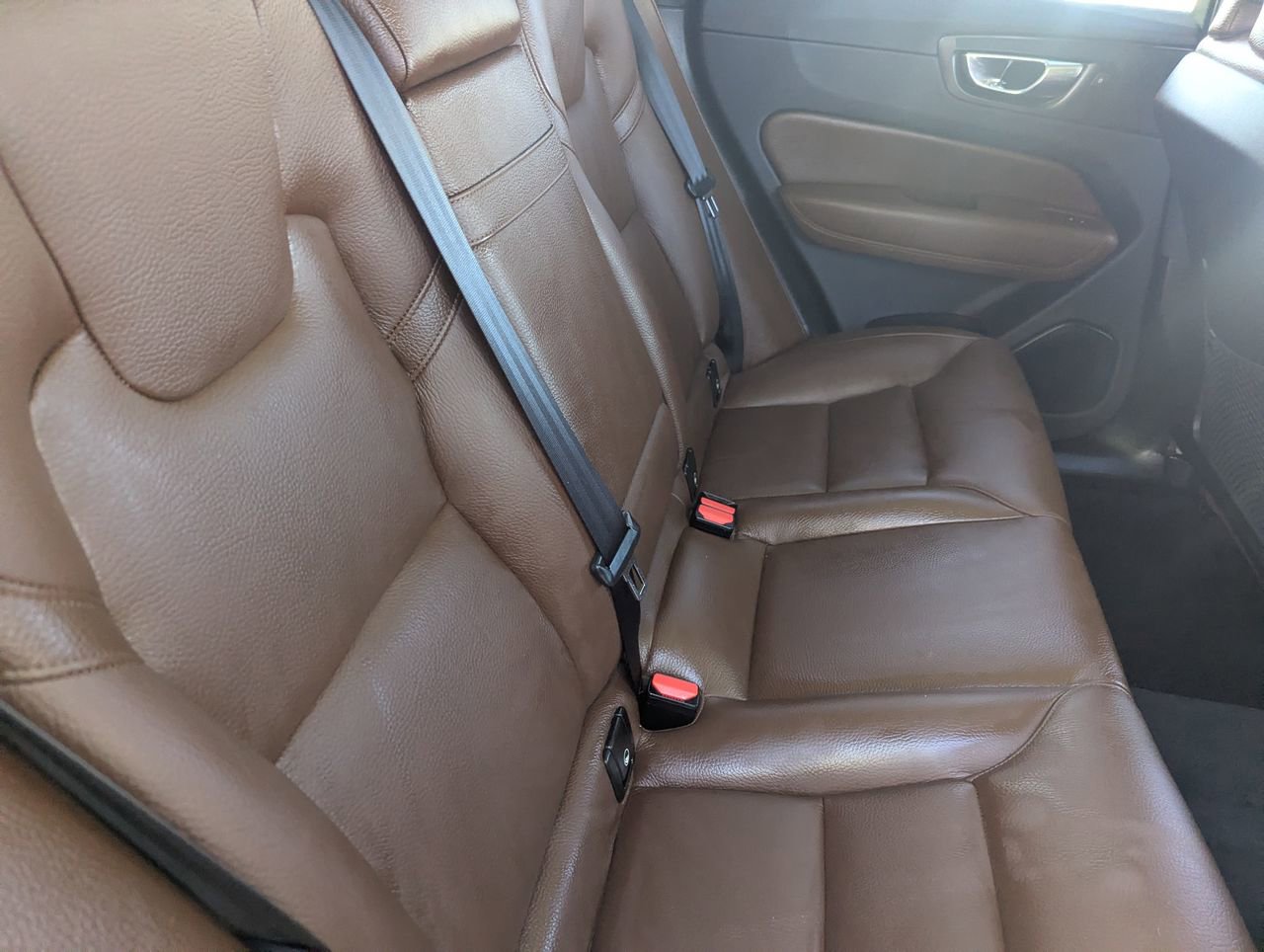 Used 2019 Volvo XC60 T5 Momentum w/ Premium Package image 14