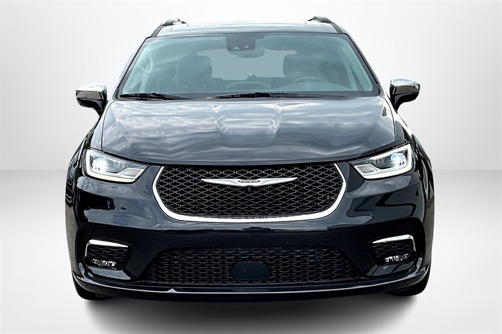 Used 2022 Chrysler Pacifica Limited image 2