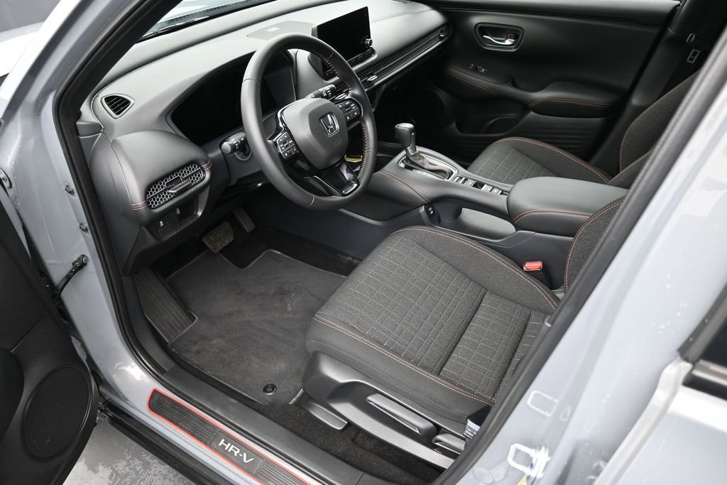 Certified 2025 Honda HR-V Sport image 24