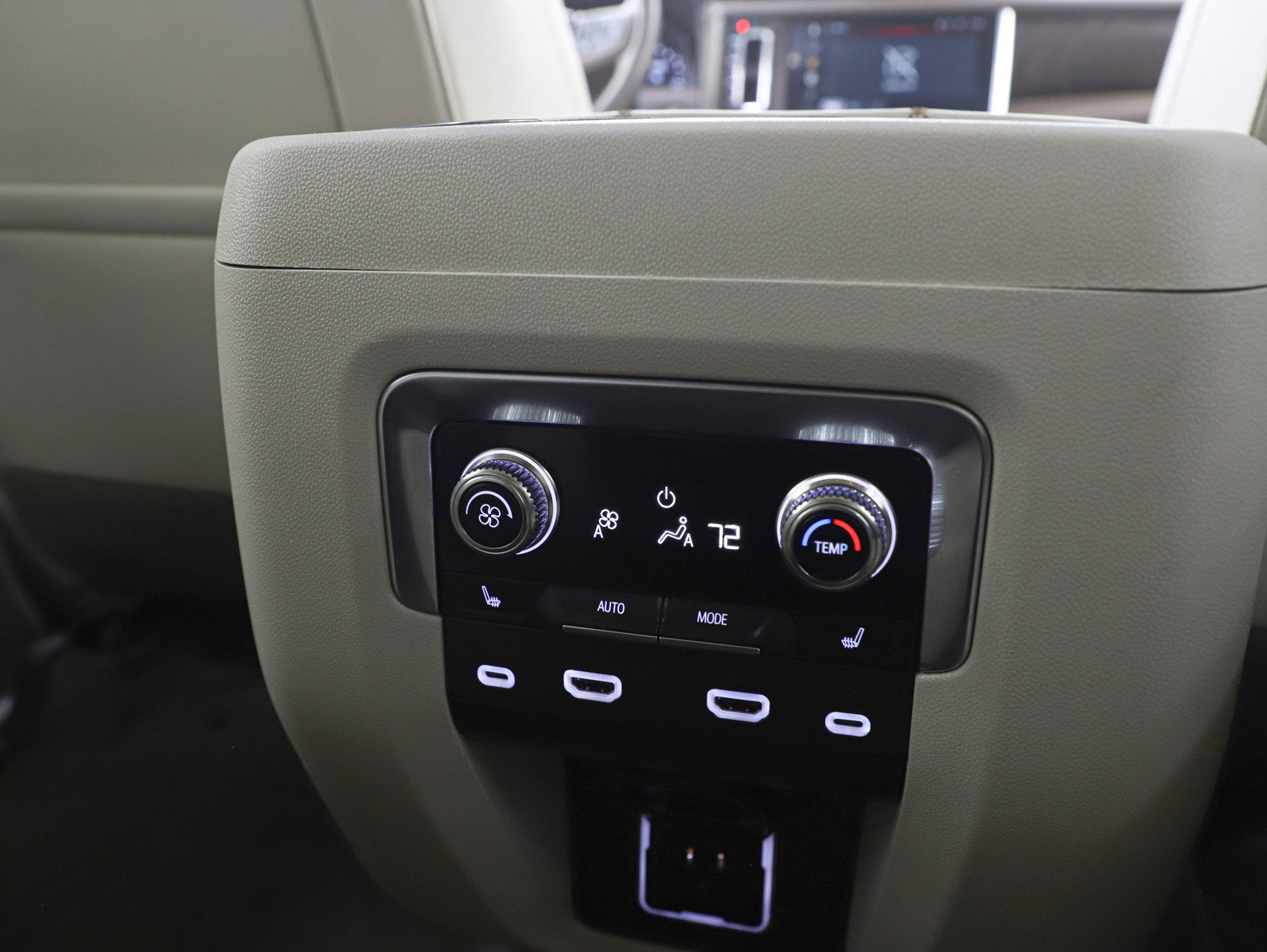 Used 2023 GMC Yukon XL Denali w/ Denali Reserve Package image 15