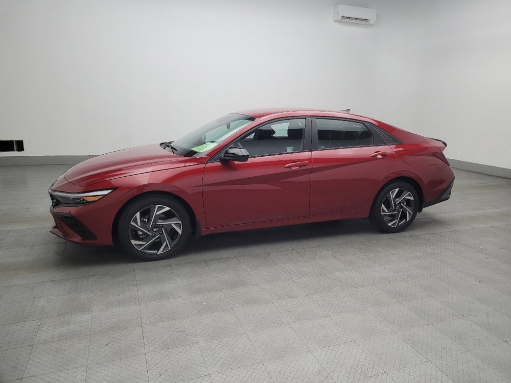 Used 2025 Hyundai Elantra Sport image 2