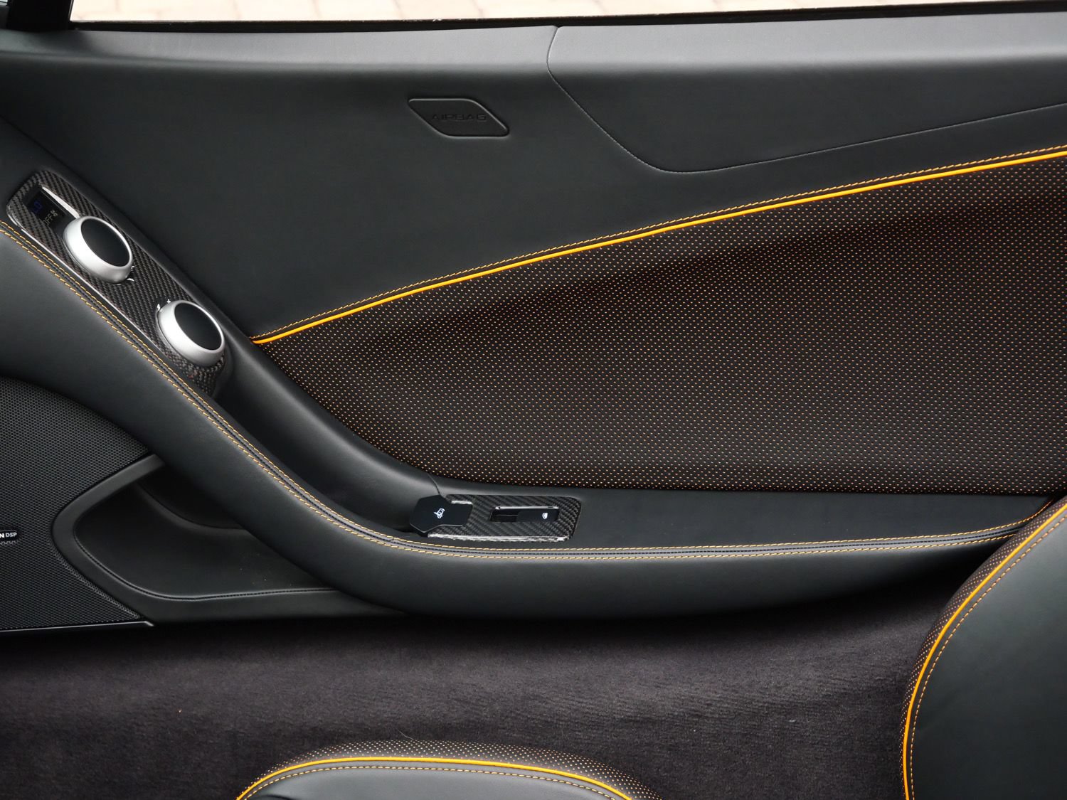Used 2013 McLaren MP4-12C Spider RWD image 20