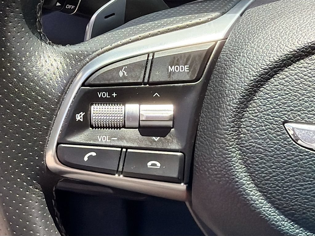 Used 2021 Genesis G70 2.0T AWD/4WD image 16