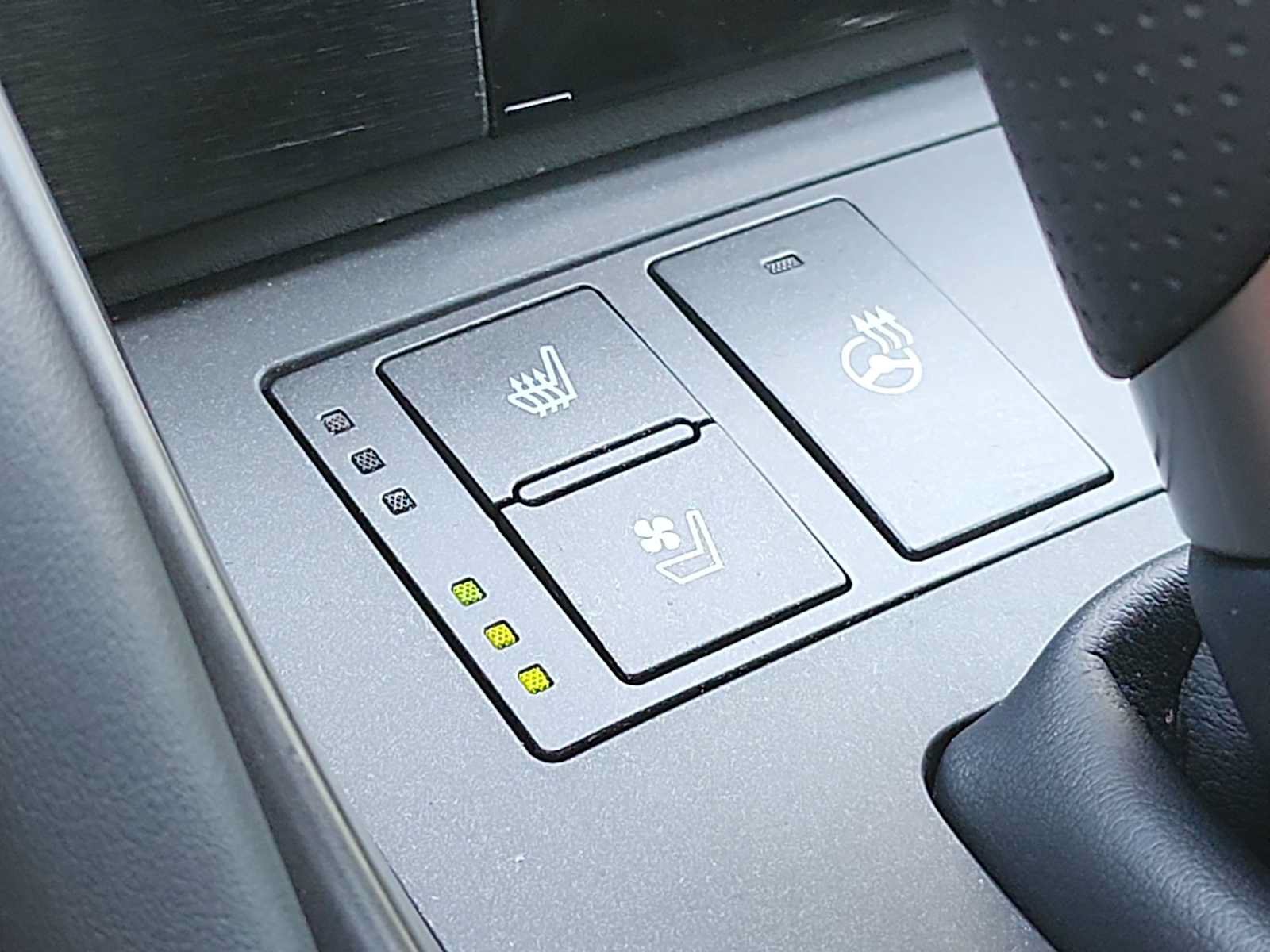 Used 2023 Lexus IS 500 RWD image 29
