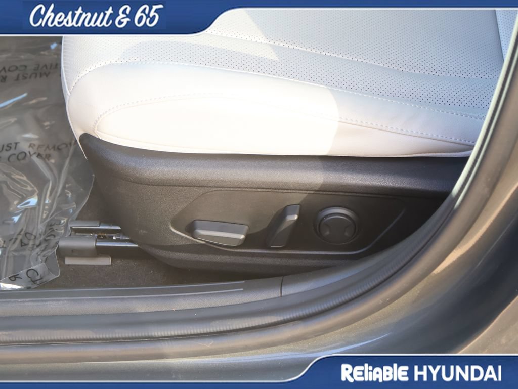 Certified 2024 Hyundai Elantra Limited FWD image 23