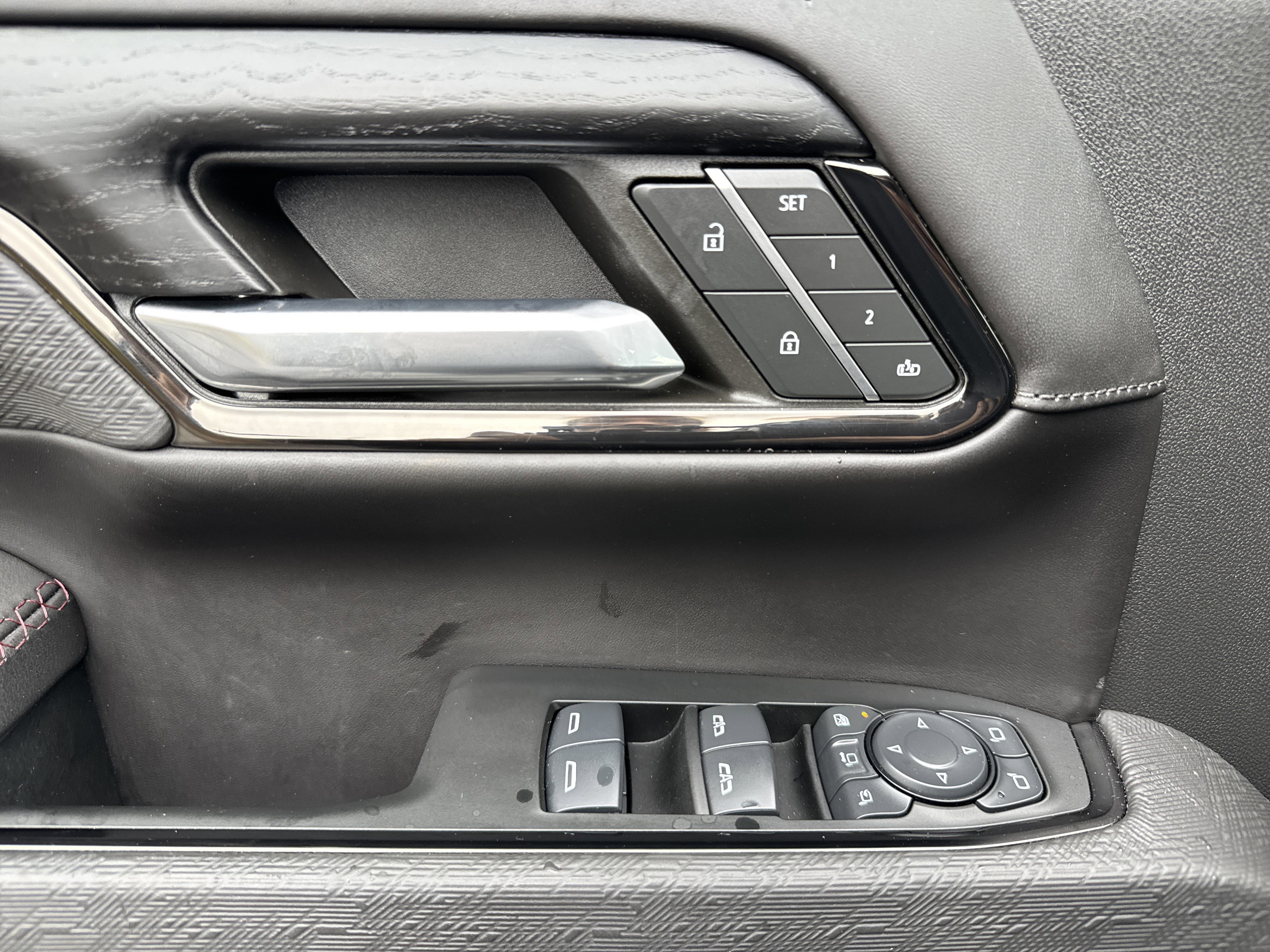 Used 2024 GMC Sierra 2500 AT4X image 15