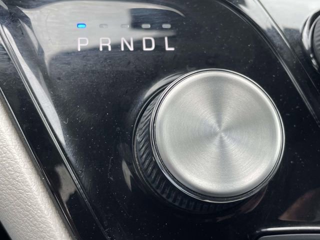 Used 2024 Chrysler Pacifica Touring-L image 38