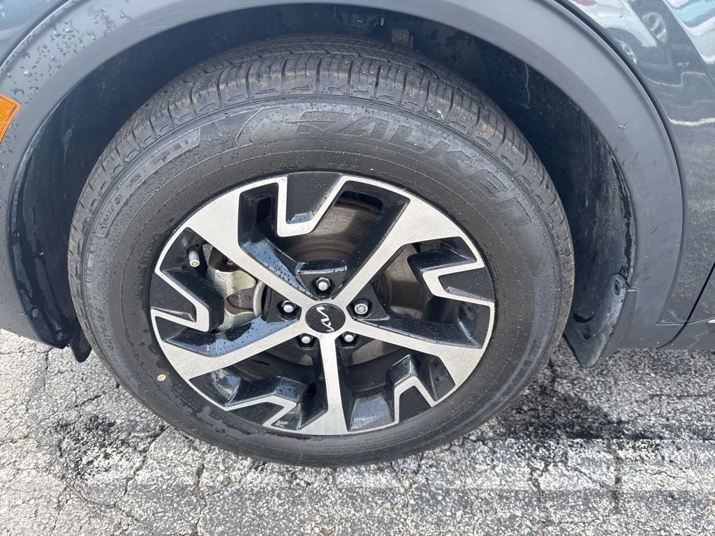 Used 2025 Kia Sportage EX w/ Premium Package FWD image 48