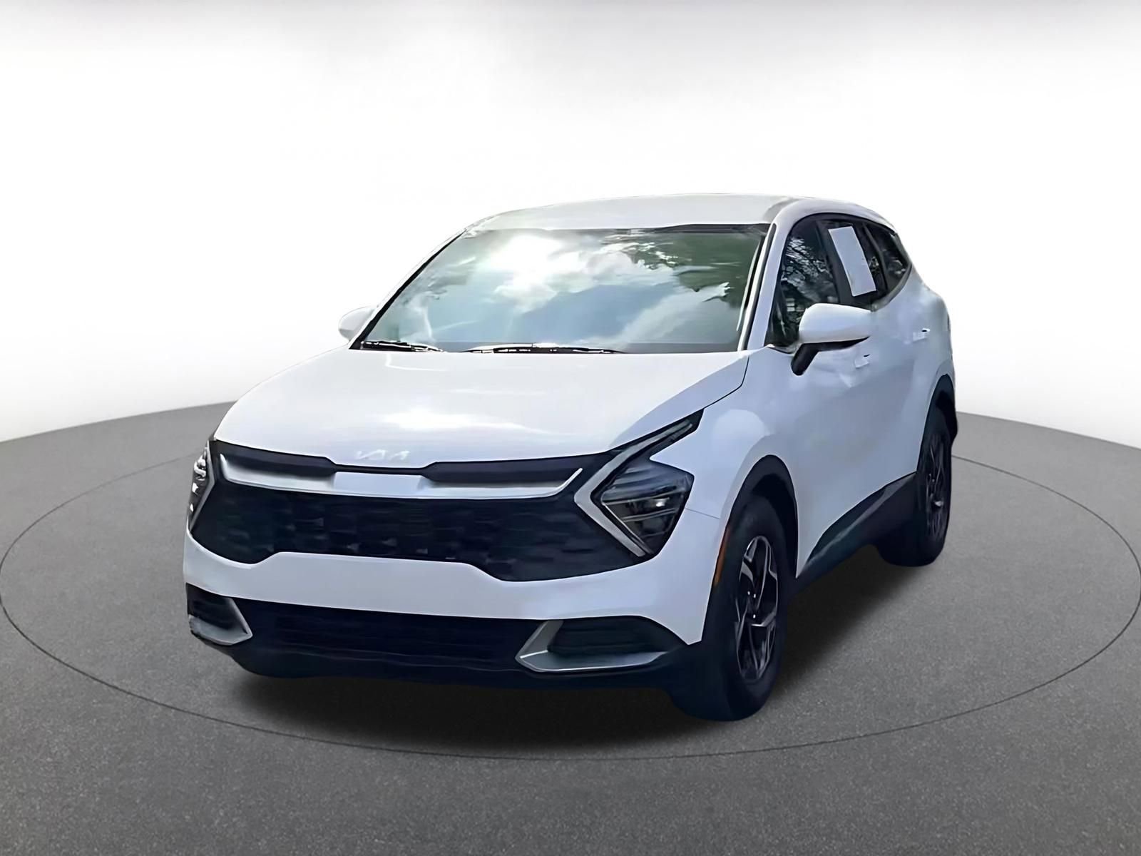 Used 2025 Kia Sportage LX image 7