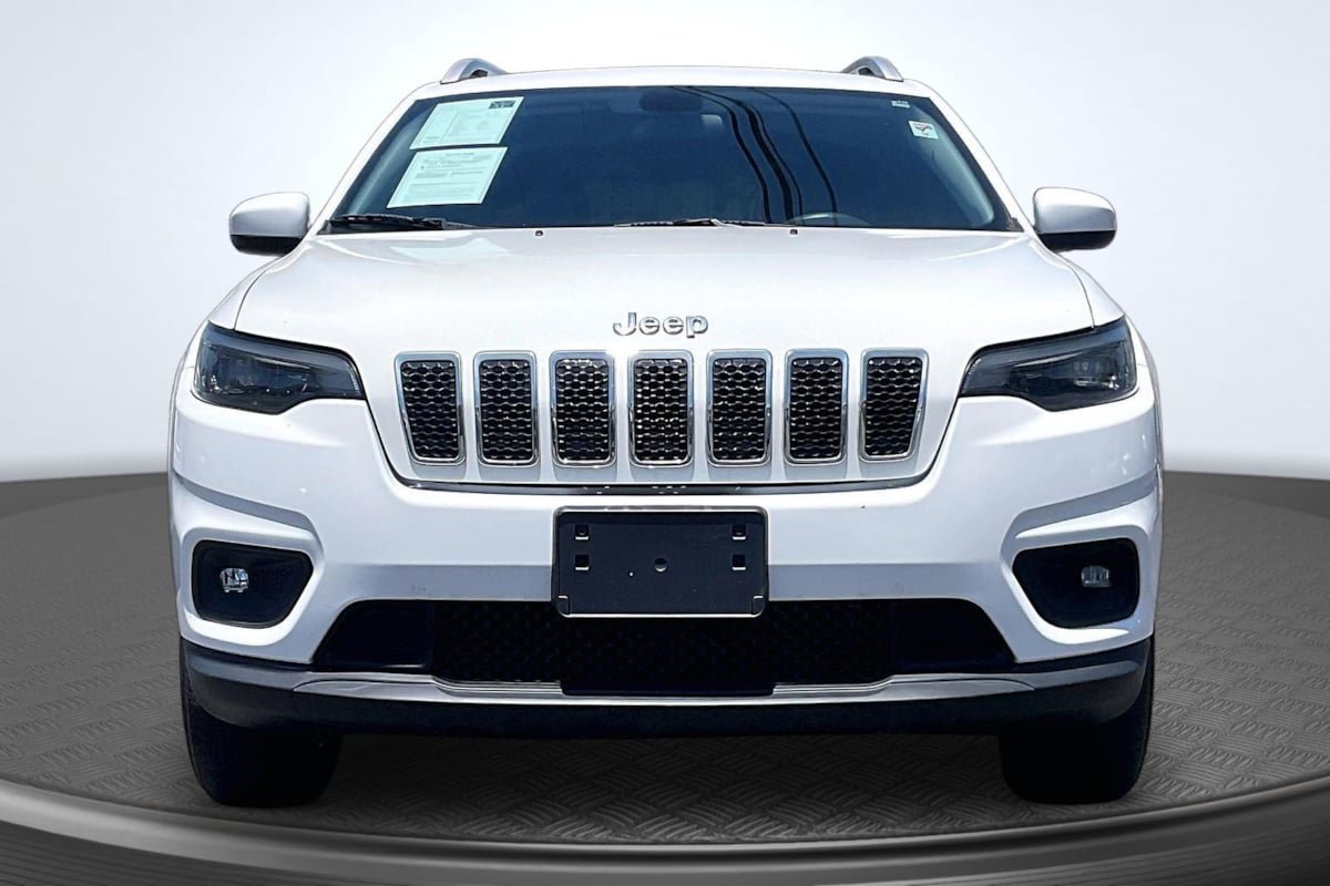 Used 2019 Jeep Cherokee Latitude w/ Popular Appearance Group AWD/4WD image 3