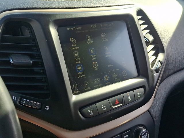 Used 2015 Jeep Cherokee Limited w/ Luxury Group FWD image 17