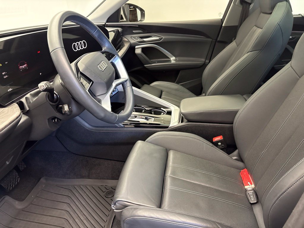 Used 2025 Audi Q5 Premium w/ Premium Plus AWD/4WD image 5