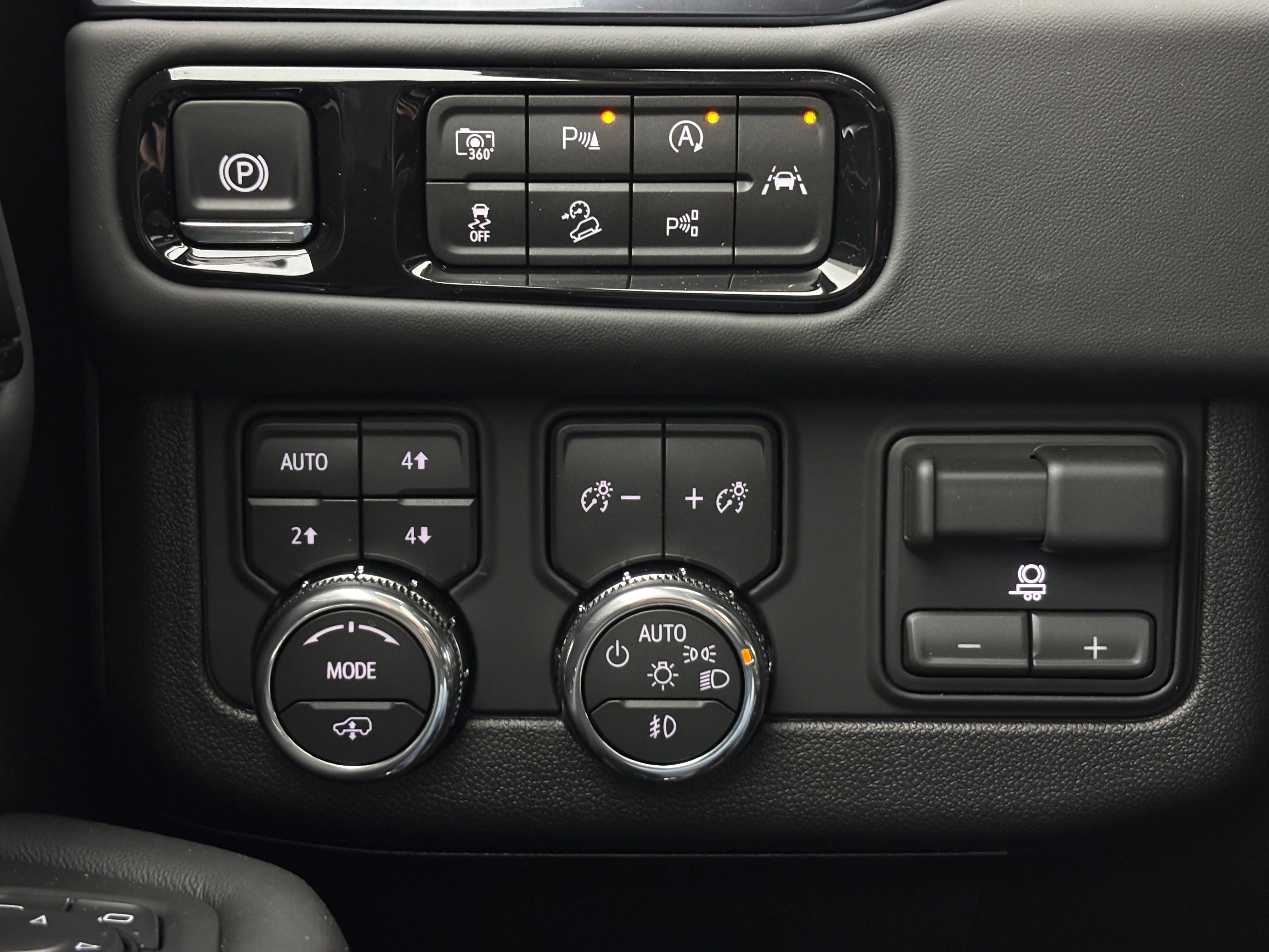 New 2026 GMC Yukon AT4 Ultimate AWD/4WD image 26