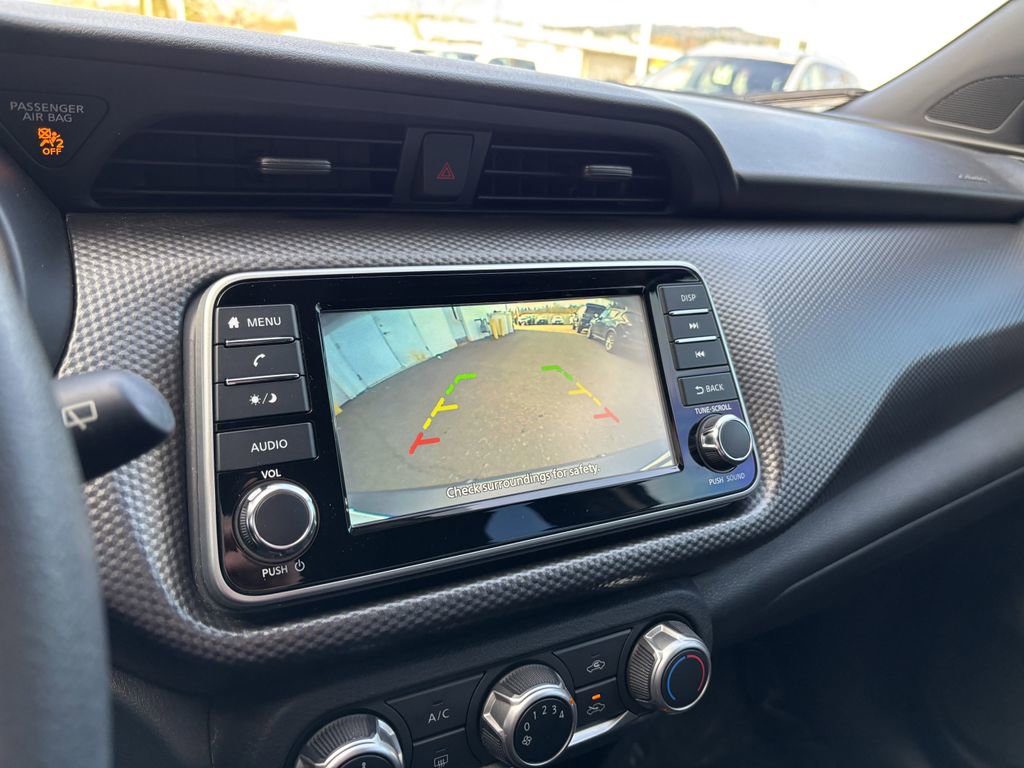 Used 2020 Nissan Kicks S image 30