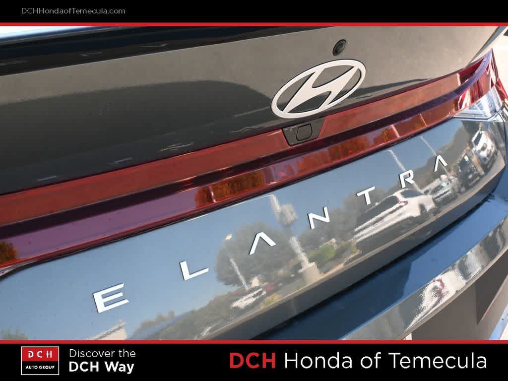 Used 2025 Hyundai Elantra Sport FWD image 7