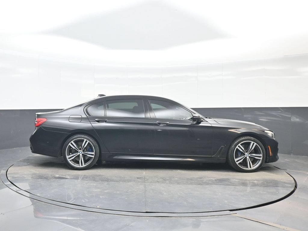 Used 2019 BMW 740i w/ M Sport Package RWD image 7