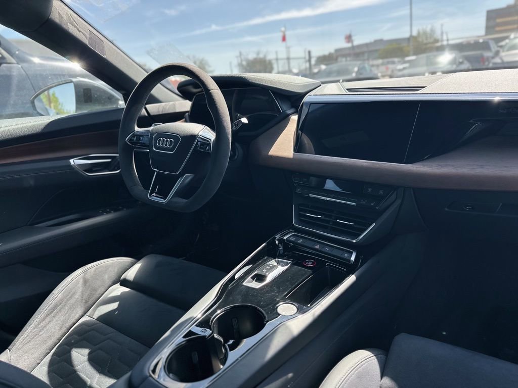 Used 2022 Audi e-tron GT Premium Plus image 10