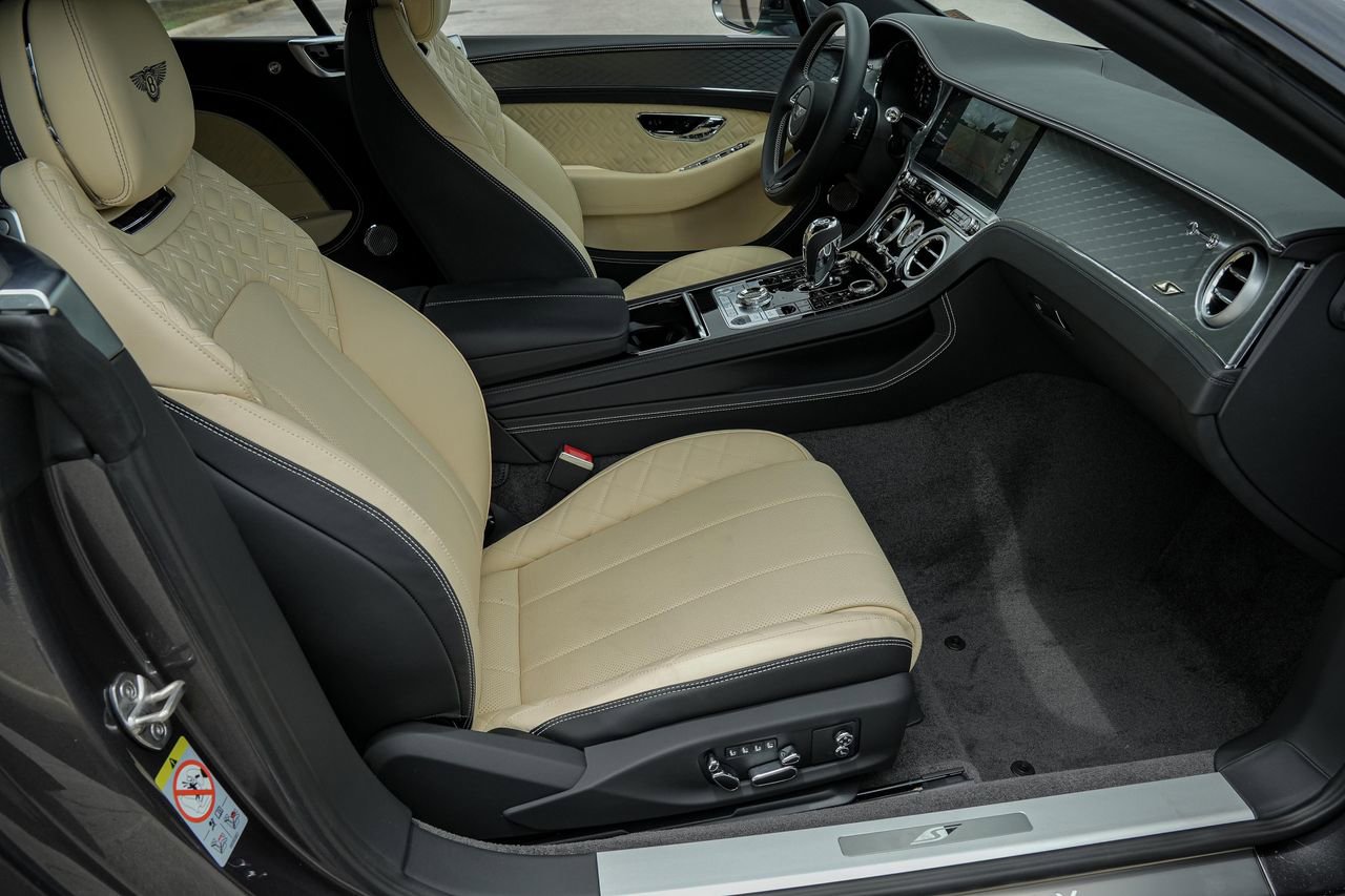 Certified 2024 Bentley Continental GT V8 image 34