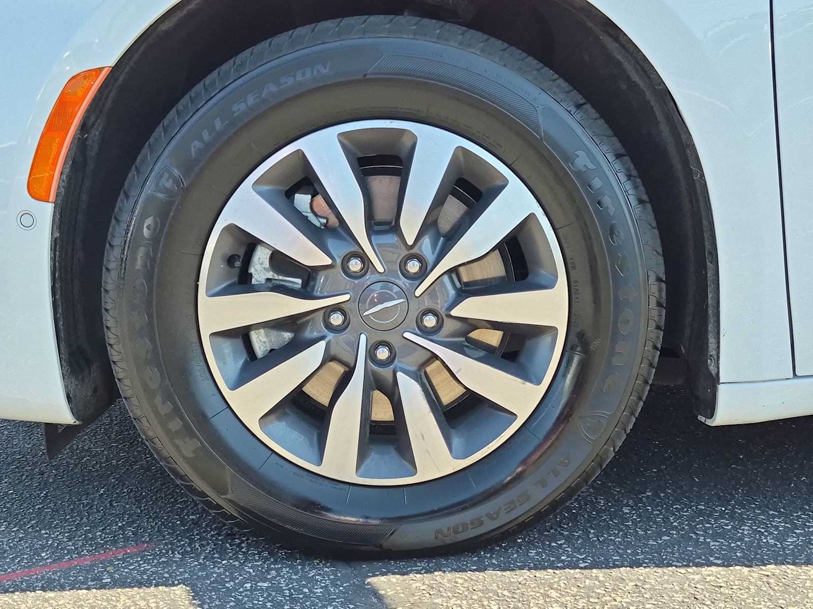 Used 2021 Chrysler Pacifica Touring-L FWD image 13