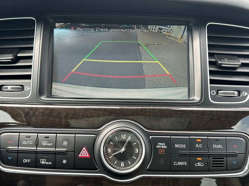 Used 2014 Kia Cadenza Premium w/ Luxury Package FWD image 27