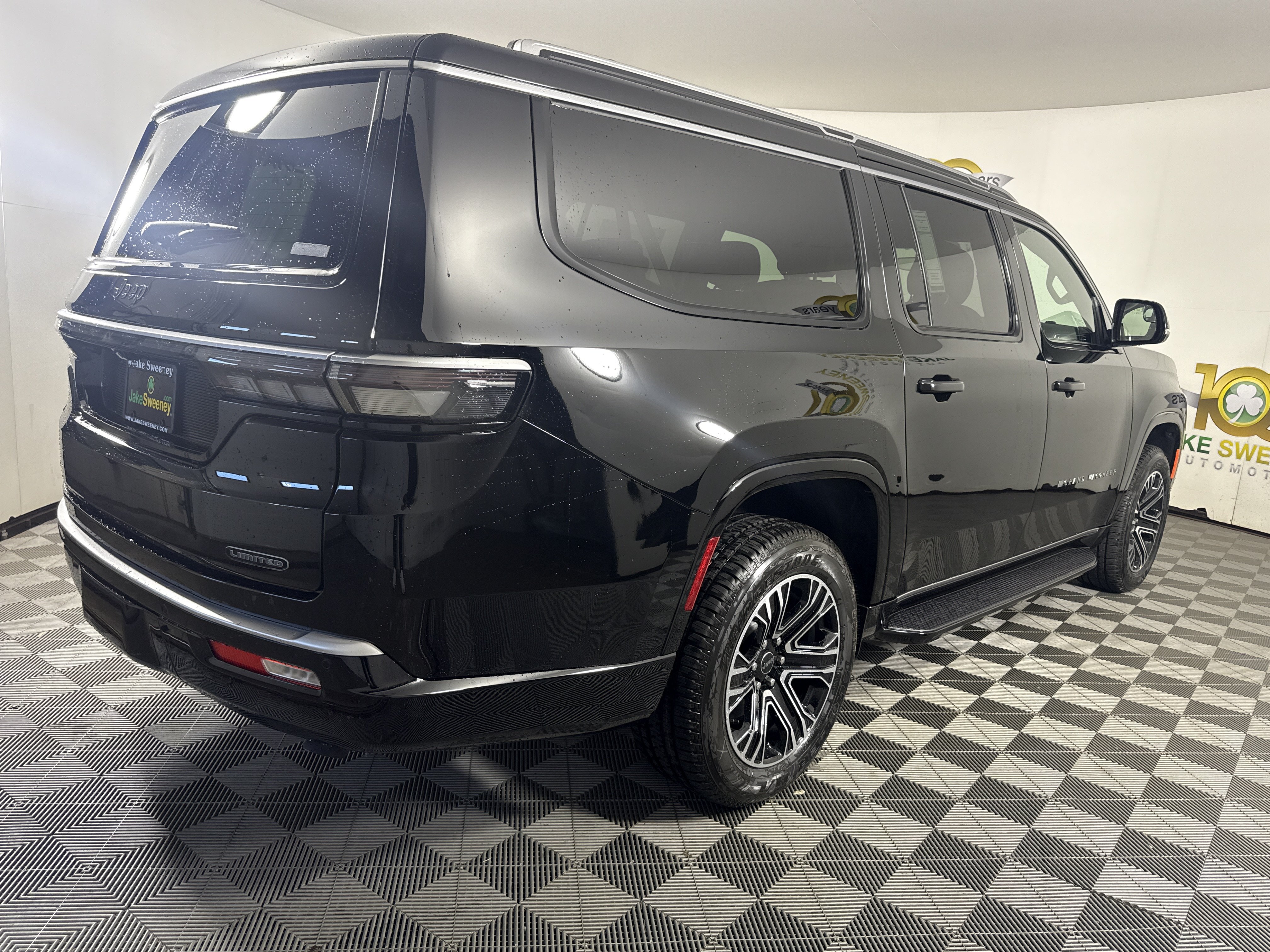 New 2026 Jeep Grand Wagoneer L Limited AWD/4WD image 10