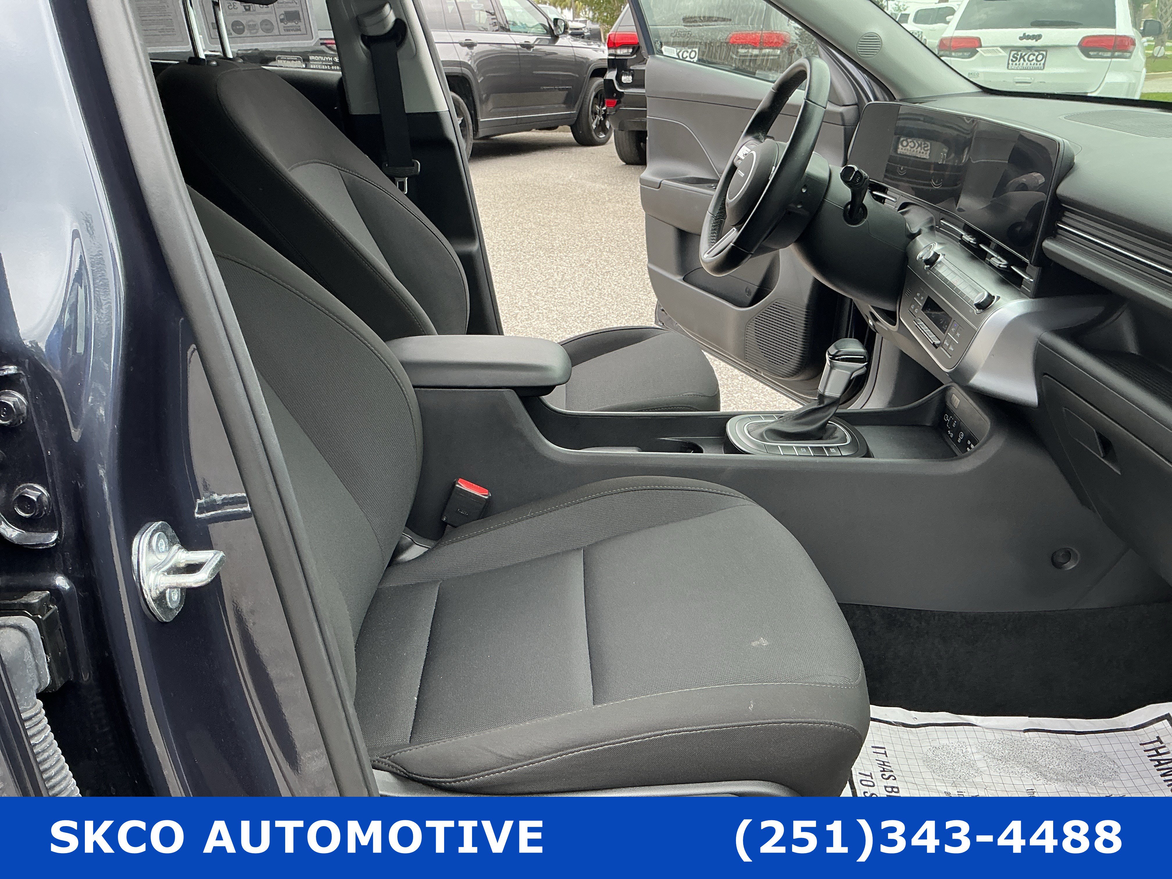 Used 2025 Hyundai Kona SEL FWD image 13