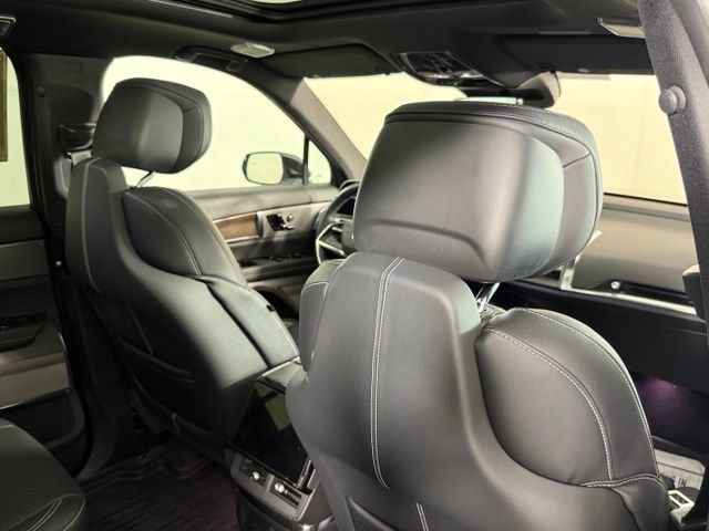 Certified 2026 Cadillac Vistiq Luxury w/ LPO, Floor Liner Package AWD/4WD image 31