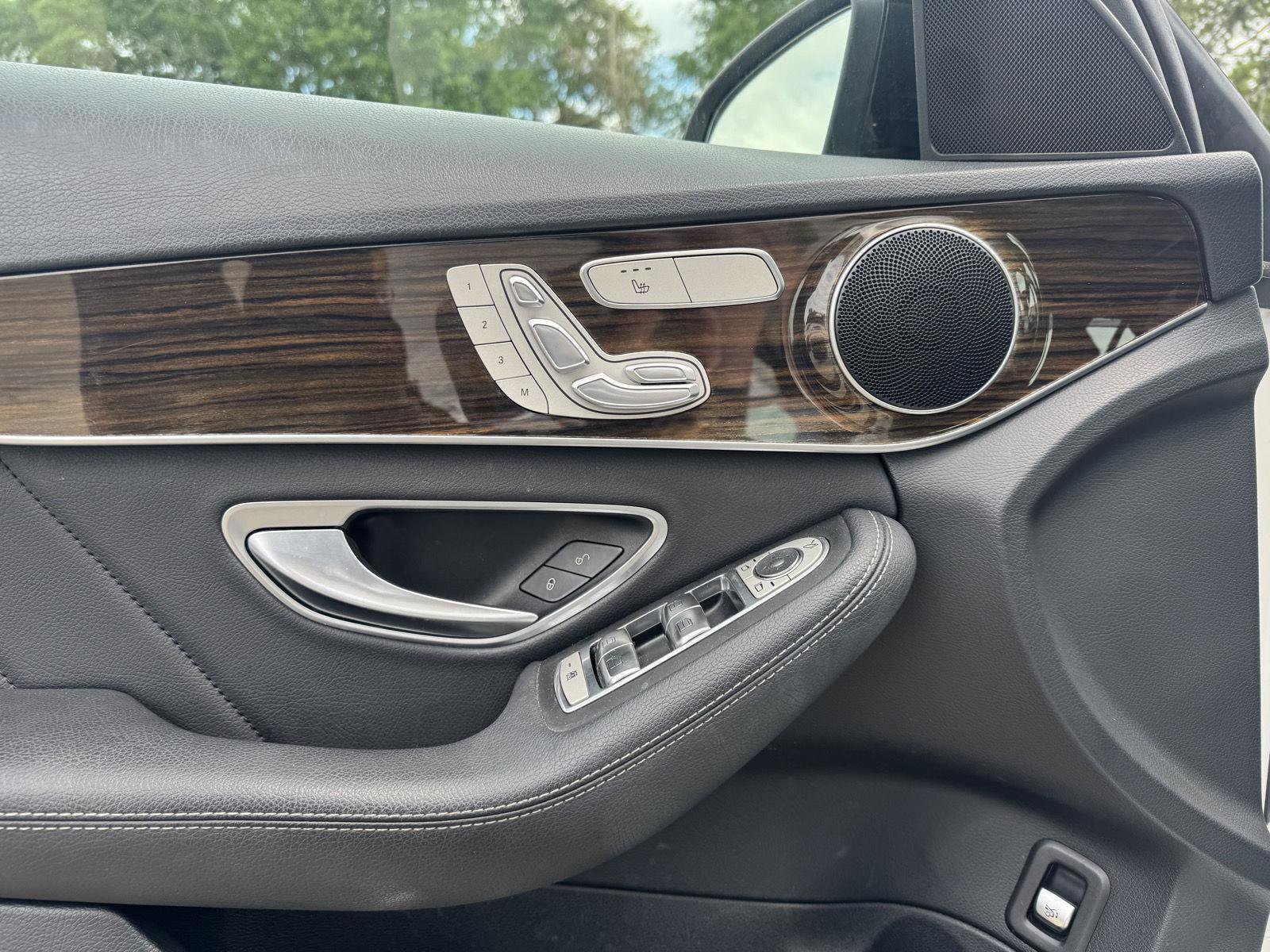 Used 2020 Mercedes-Benz C 300 Sedan image 6