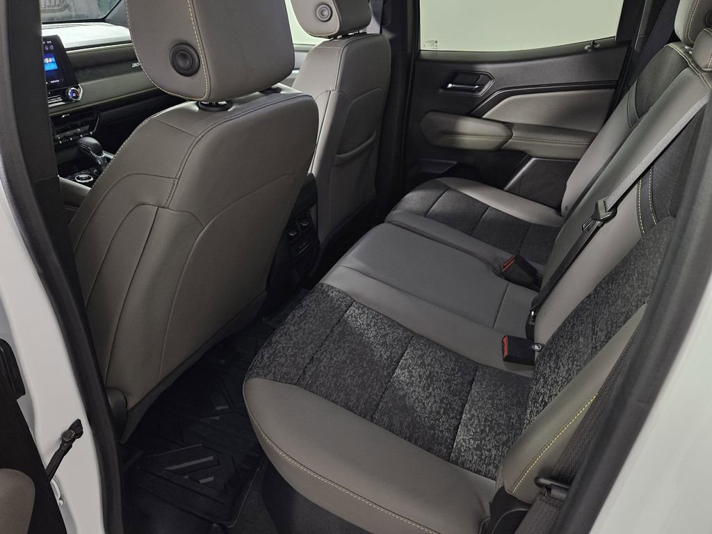 Used 2024 Chevrolet Colorado ZR2 w/ Technology Package AWD/4WD image 27