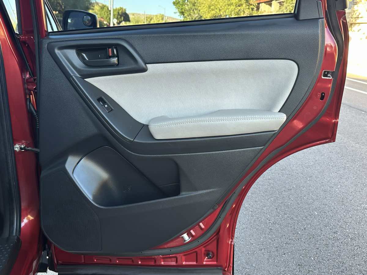 Used 2016 Subaru Forester 2.5i w/ Alloy Wheel Package image 42