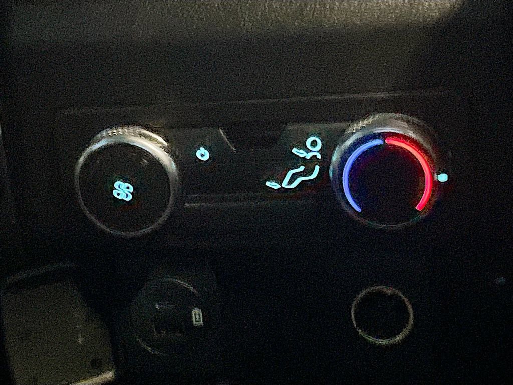 Used 2022 Ford Explorer XLT image 25