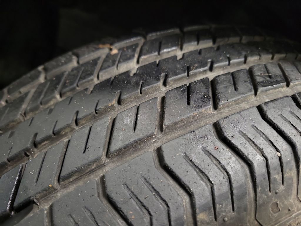 Used 2022 Toyota Prius LE image 11