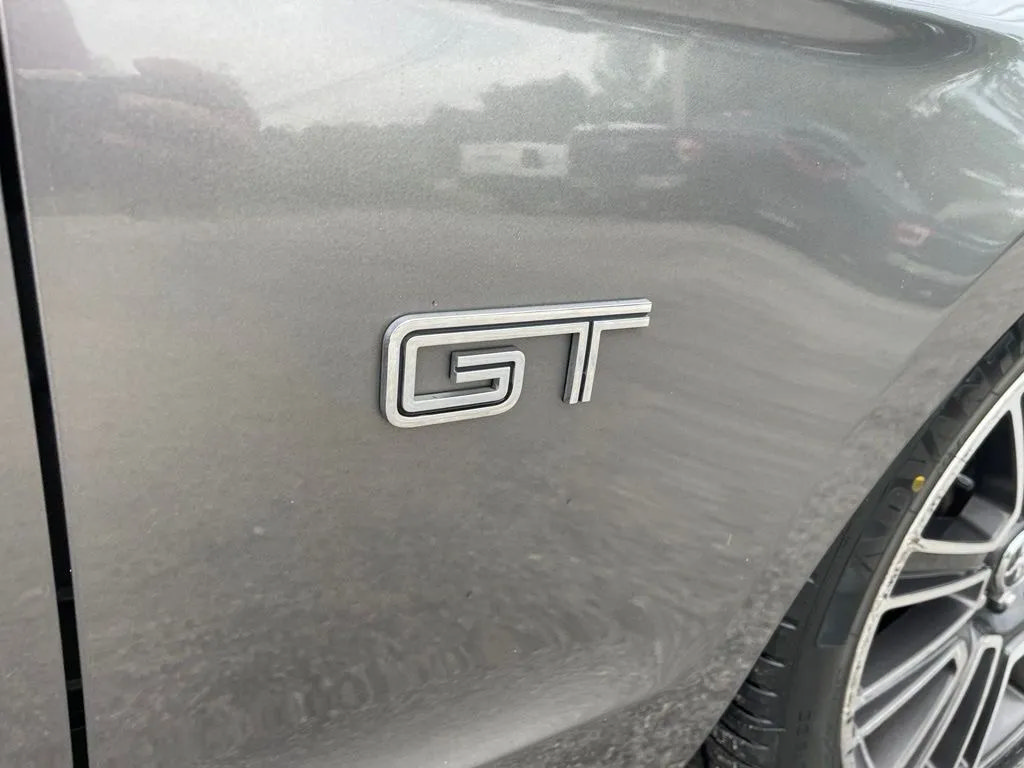 Used 2010 Ford Mustang GT Premium RWD image 11