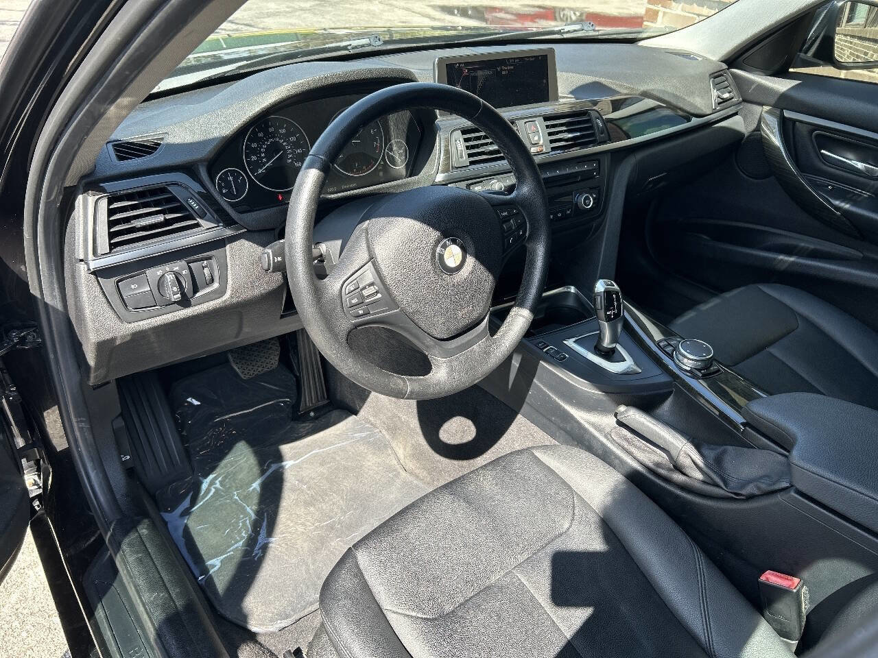 Used 2015 BMW 320i xDrive Sedan AWD/4WD image 10