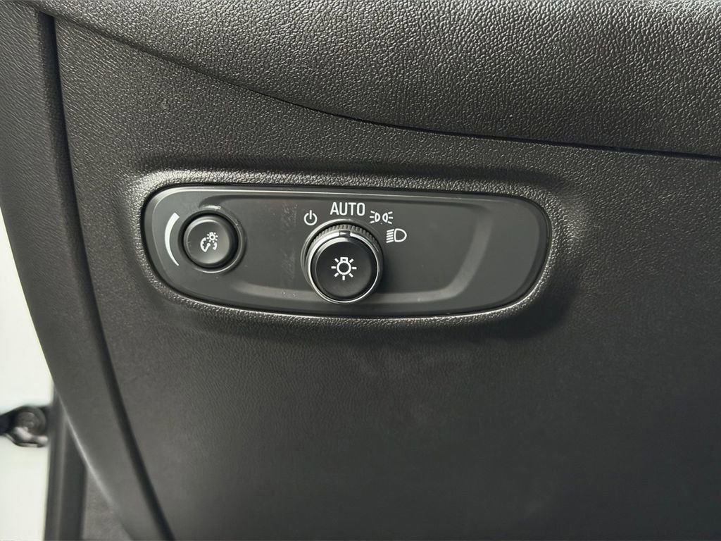 Used 2023 Chevrolet Equinox LT image 19