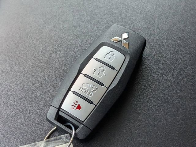 Used 2024 Mitsubishi Outlander SE image 29