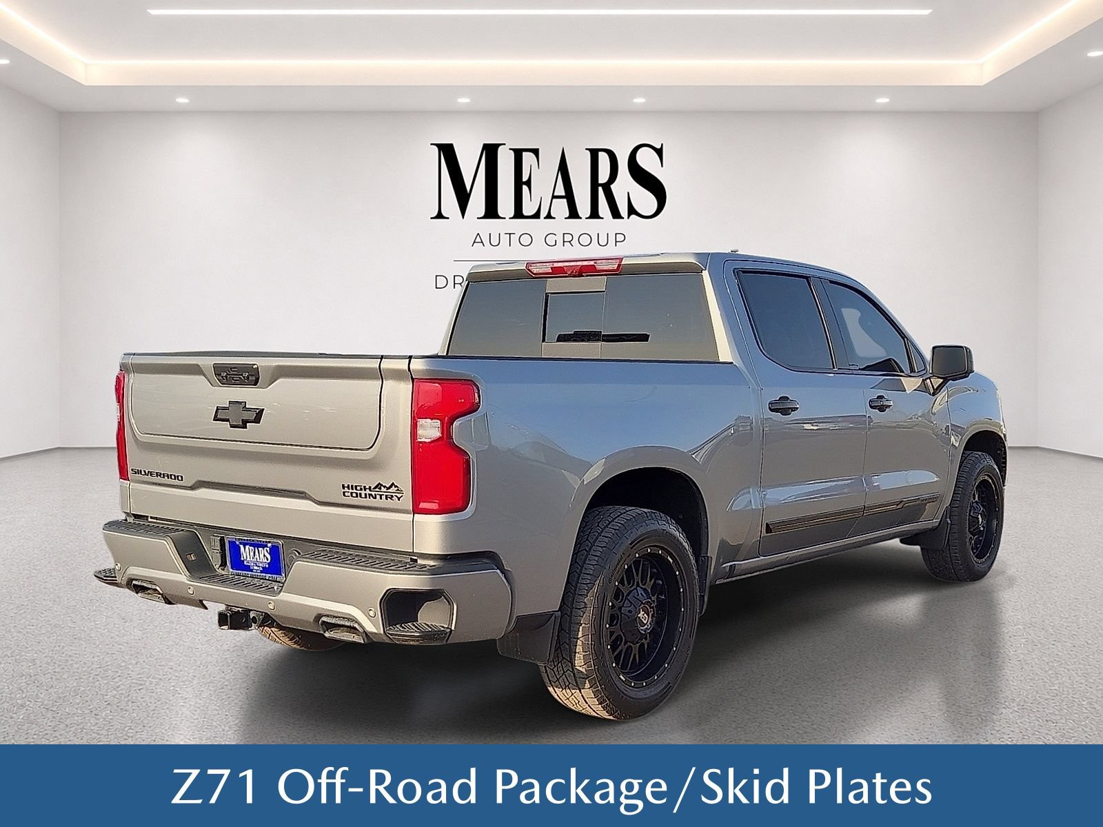 Used 2024 Chevrolet Silverado 1500 High Country w/ Technology Package AWD/4WD image 6