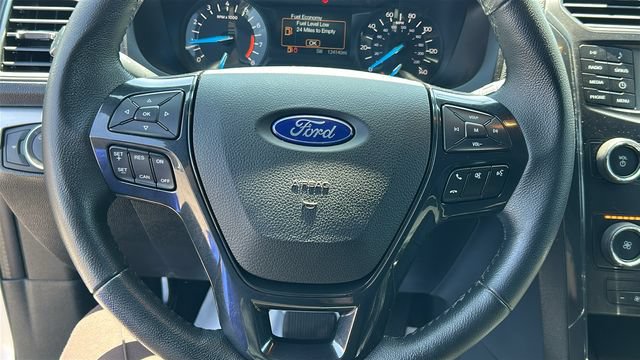 Certified 2018 Ford Explorer XLT FWD image 21