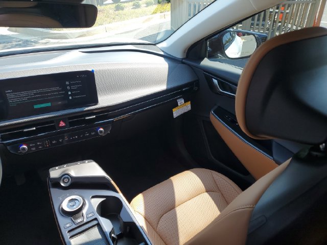 New 2026 Kia EV6 Wind RWD image 9
