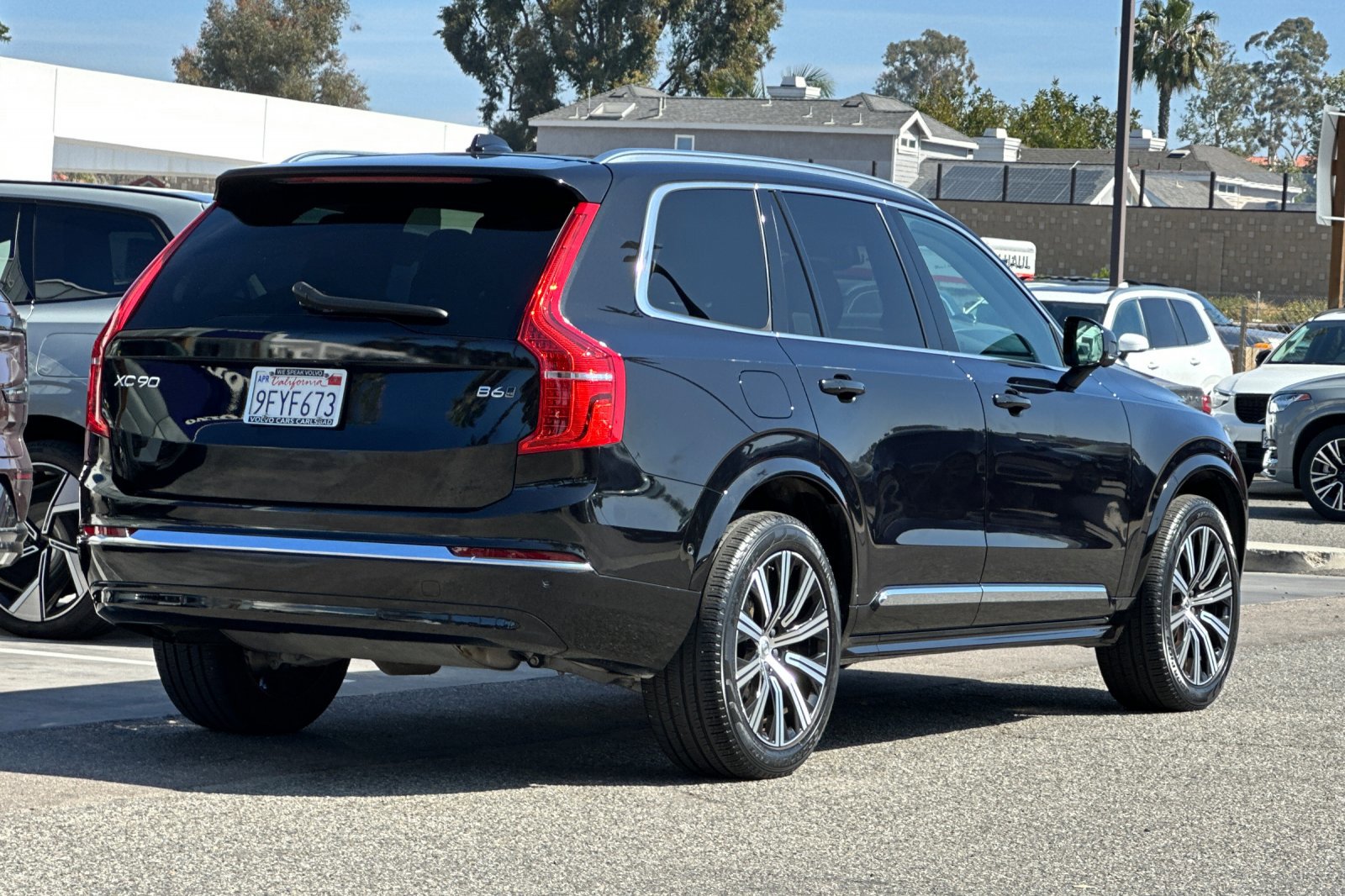 Certified 2023 Volvo XC90 B6 Plus image 4